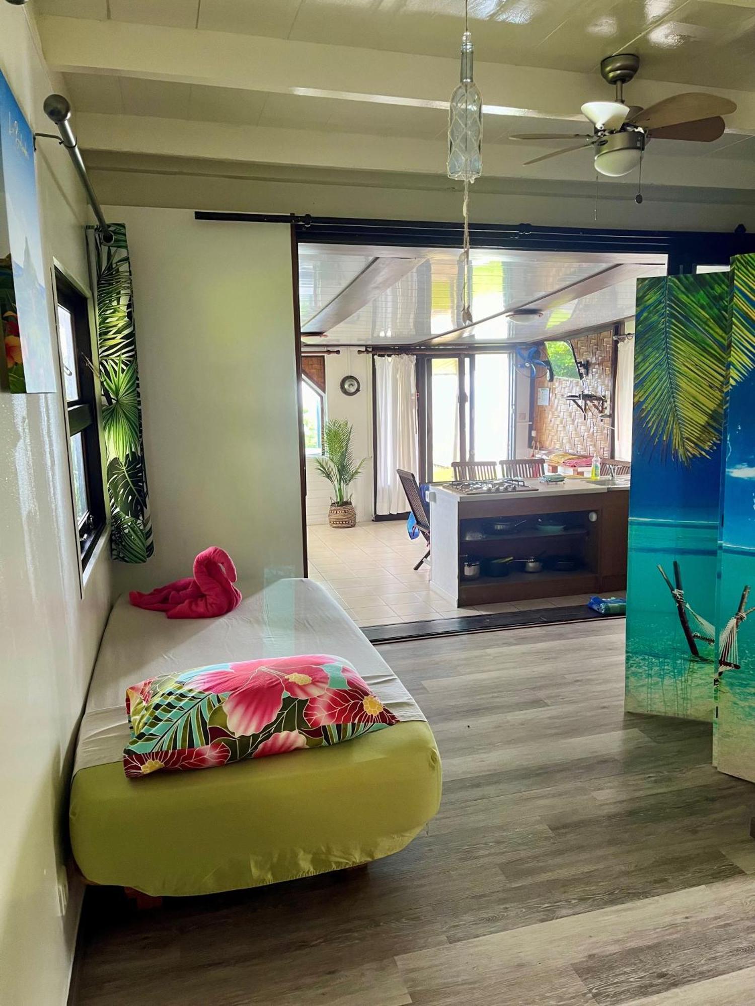 Linareva Moorea Beach Resort Haapiti Exterior photo