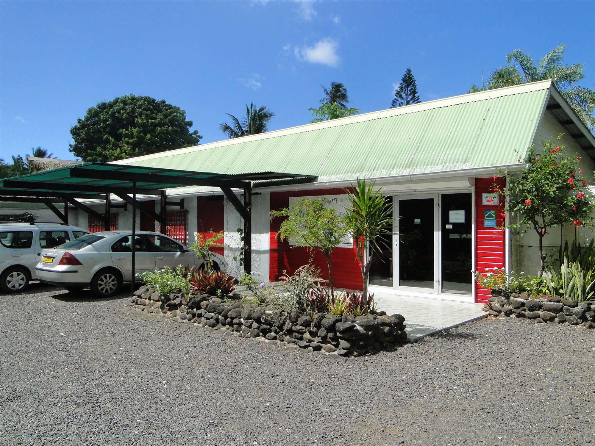 Linareva Moorea Beach Resort Haapiti Exterior photo