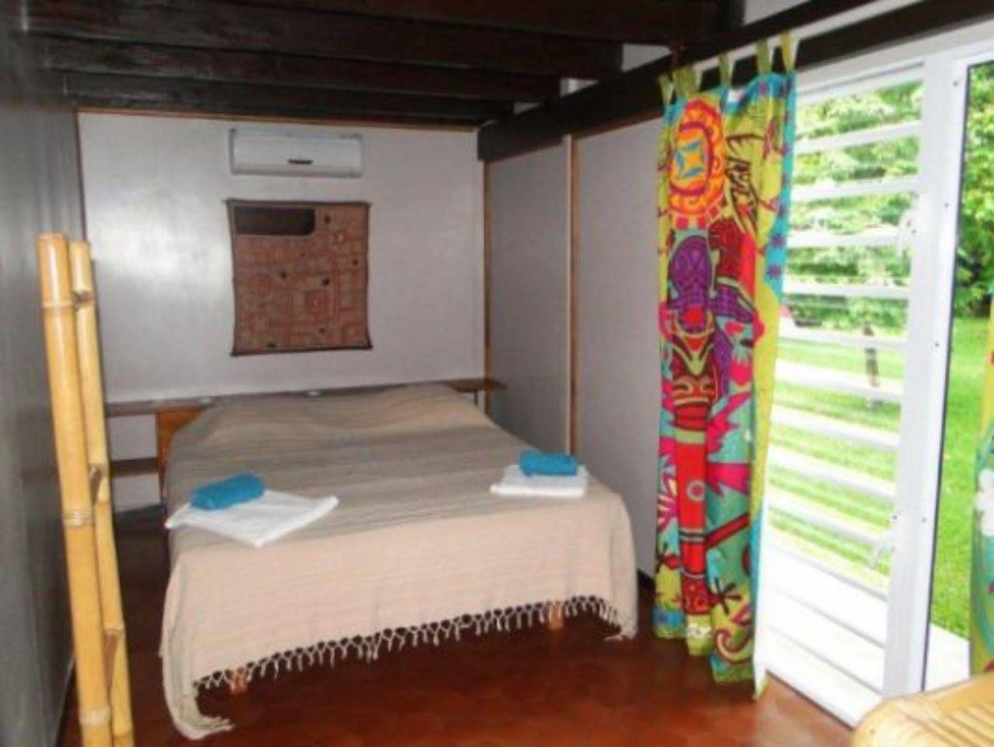 Linareva Moorea Beach Resort Haapiti Exterior photo